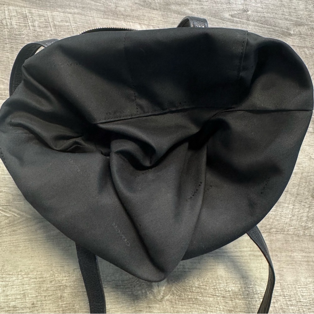 Coach Taylor Tote Light Gold/Black Pebble Leather Zip Top Closure Purse - Picture 11 of 14